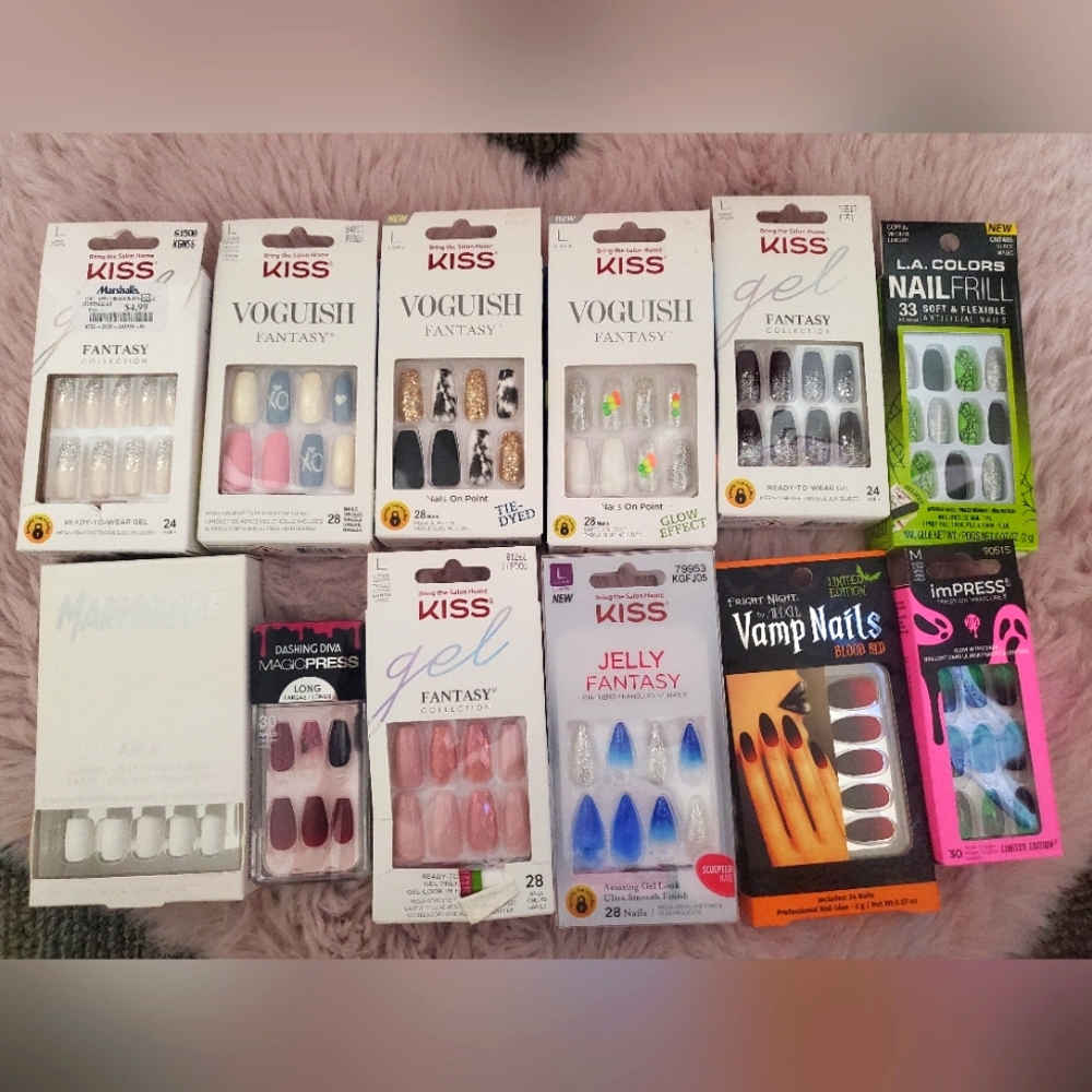 Lot Of Kiss Nails